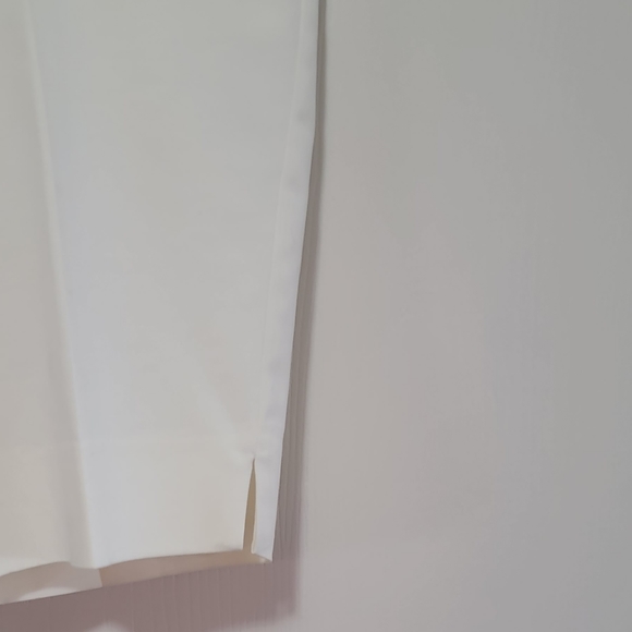 RAFAELLA WHITE BERMUDA SHORTS - Picture 4 of 9